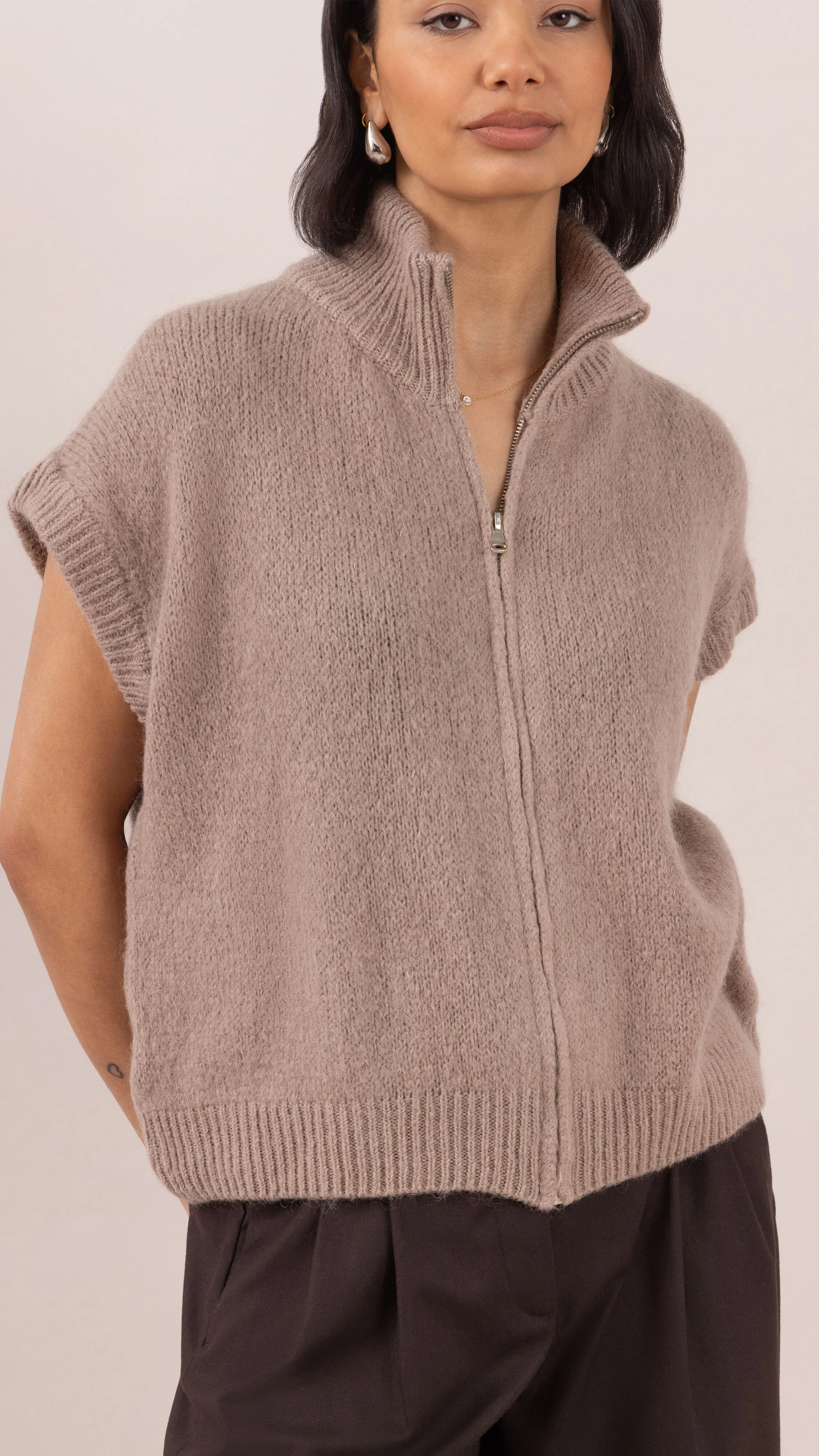 Leigh Sleeveless Zip Cardigan - Mink - Image 3