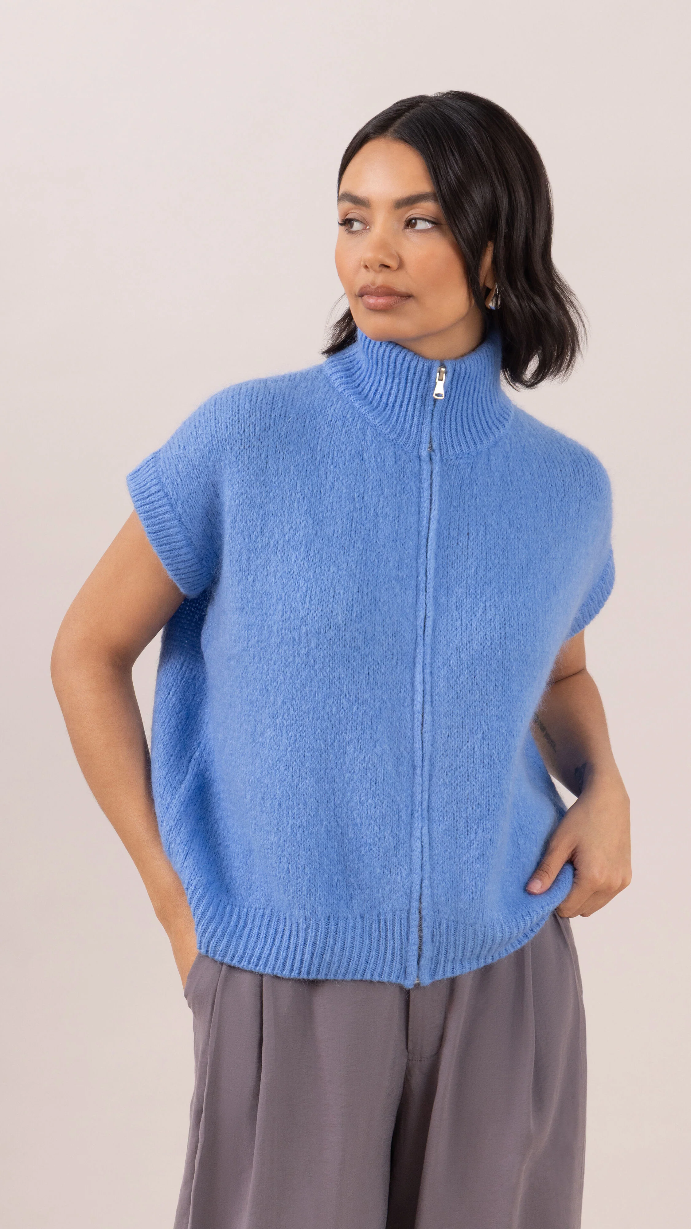 Leigh Sleeveless  Zip Cardigan - Sky Blue - Image 4