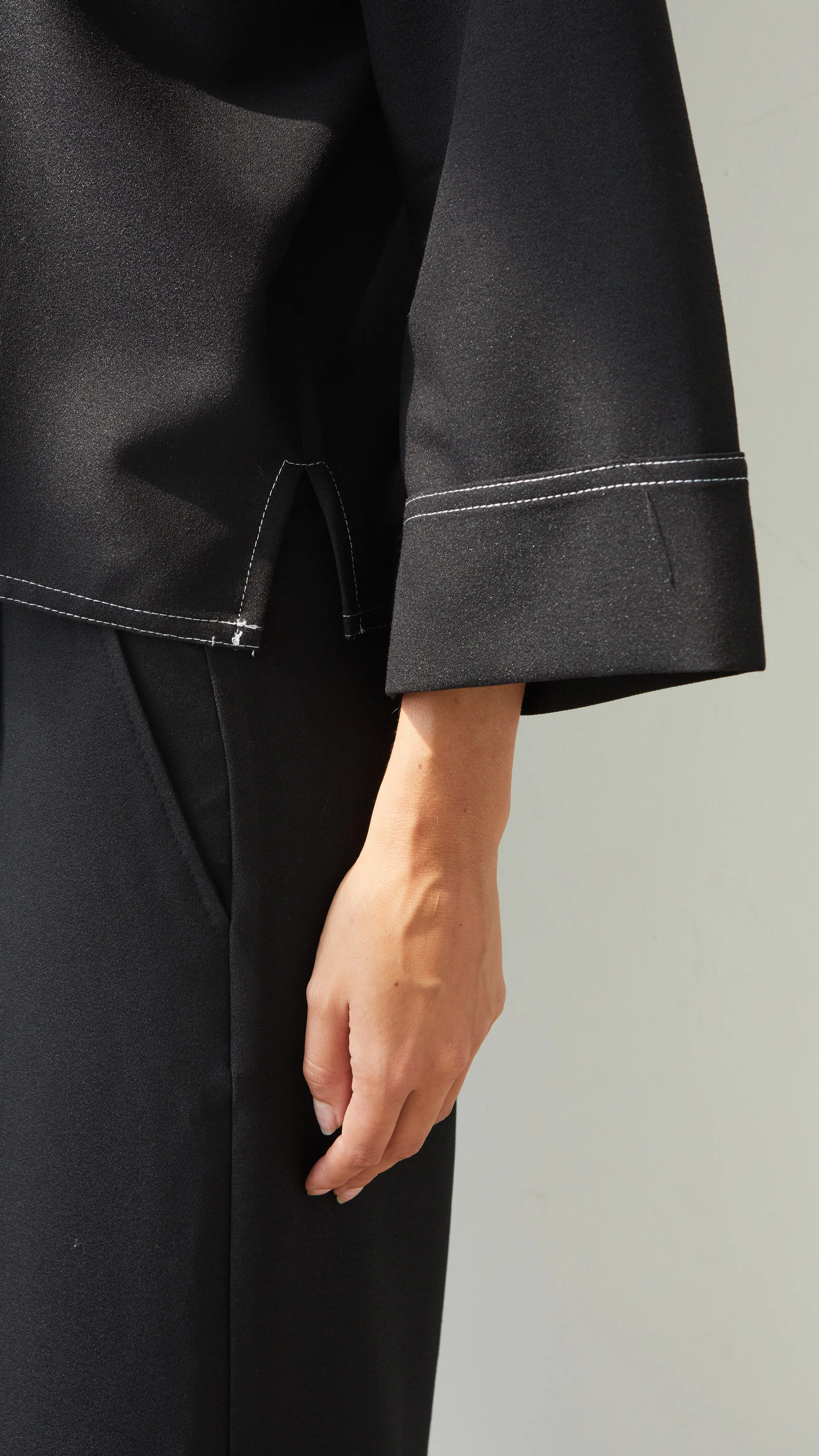 Olina V-Neck Crepe Top - Black - Image 4
